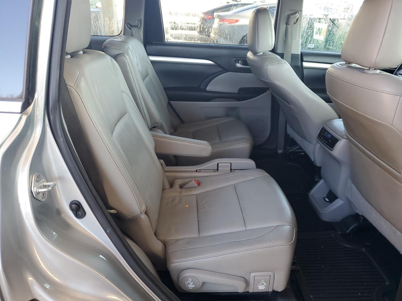 TOYOTA HIGHLANDER XLE