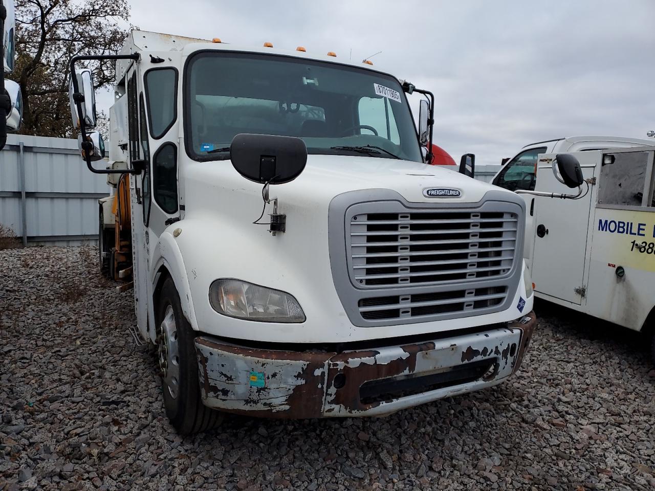Lot #3293305426 2015 FREIGHTLINER M2 112 MED