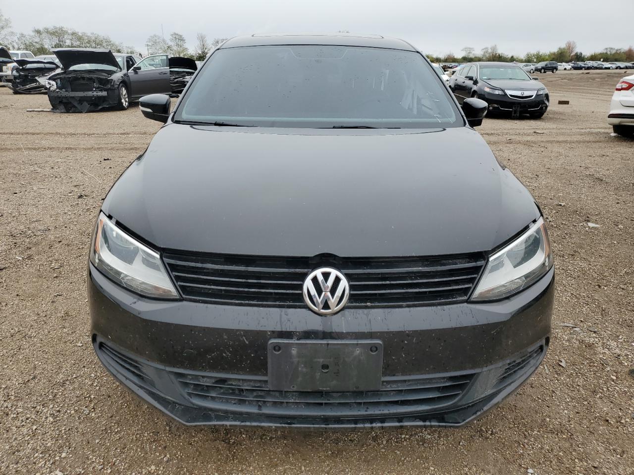 VOLKSWAGEN JETTA SE