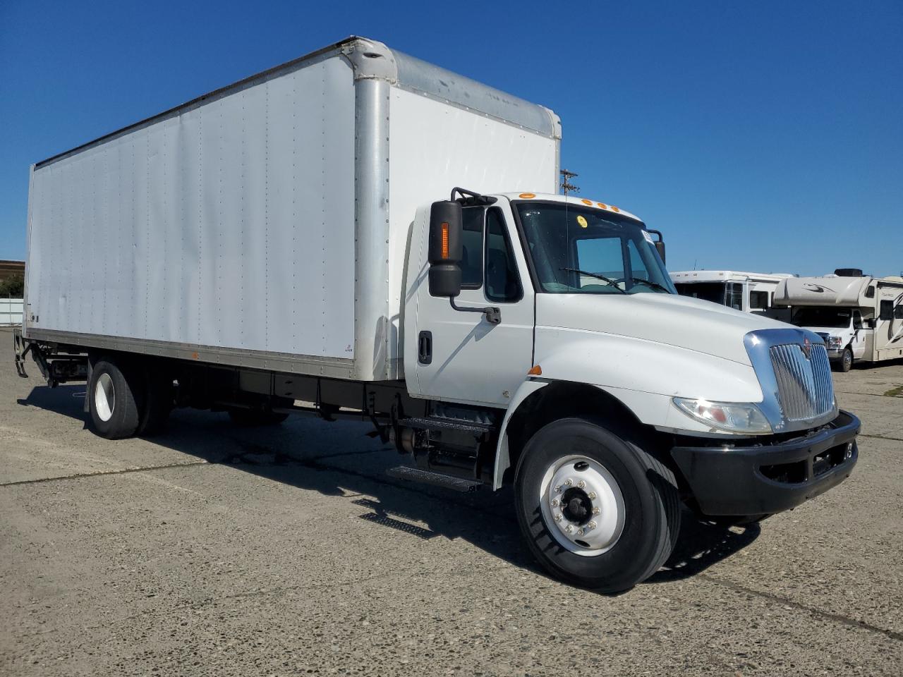 Lot #3268369799 2019 INTL 4000 4300