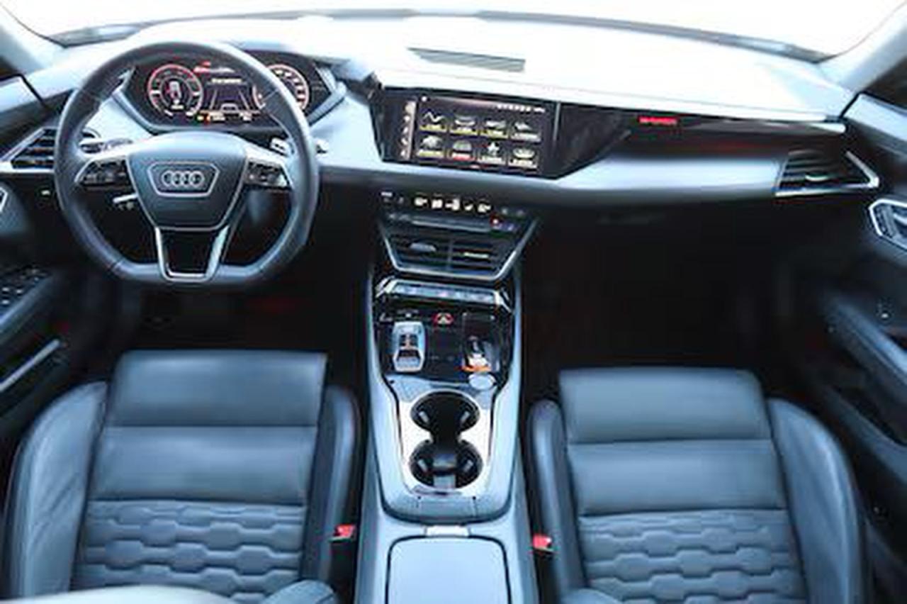 AUDI E-TRON PRESTIGE