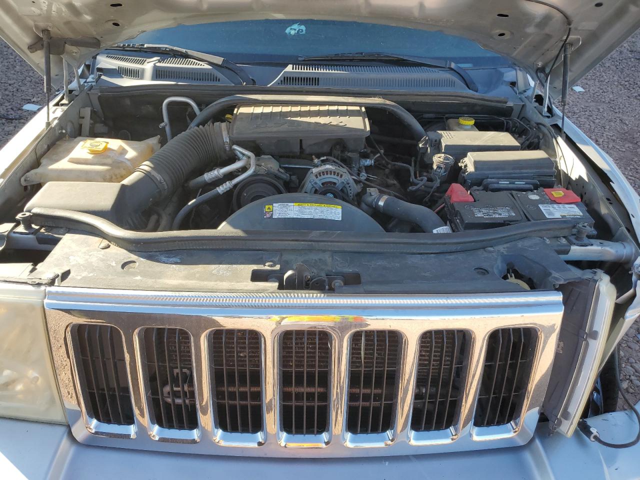 JEEP COMMANDER SPORT