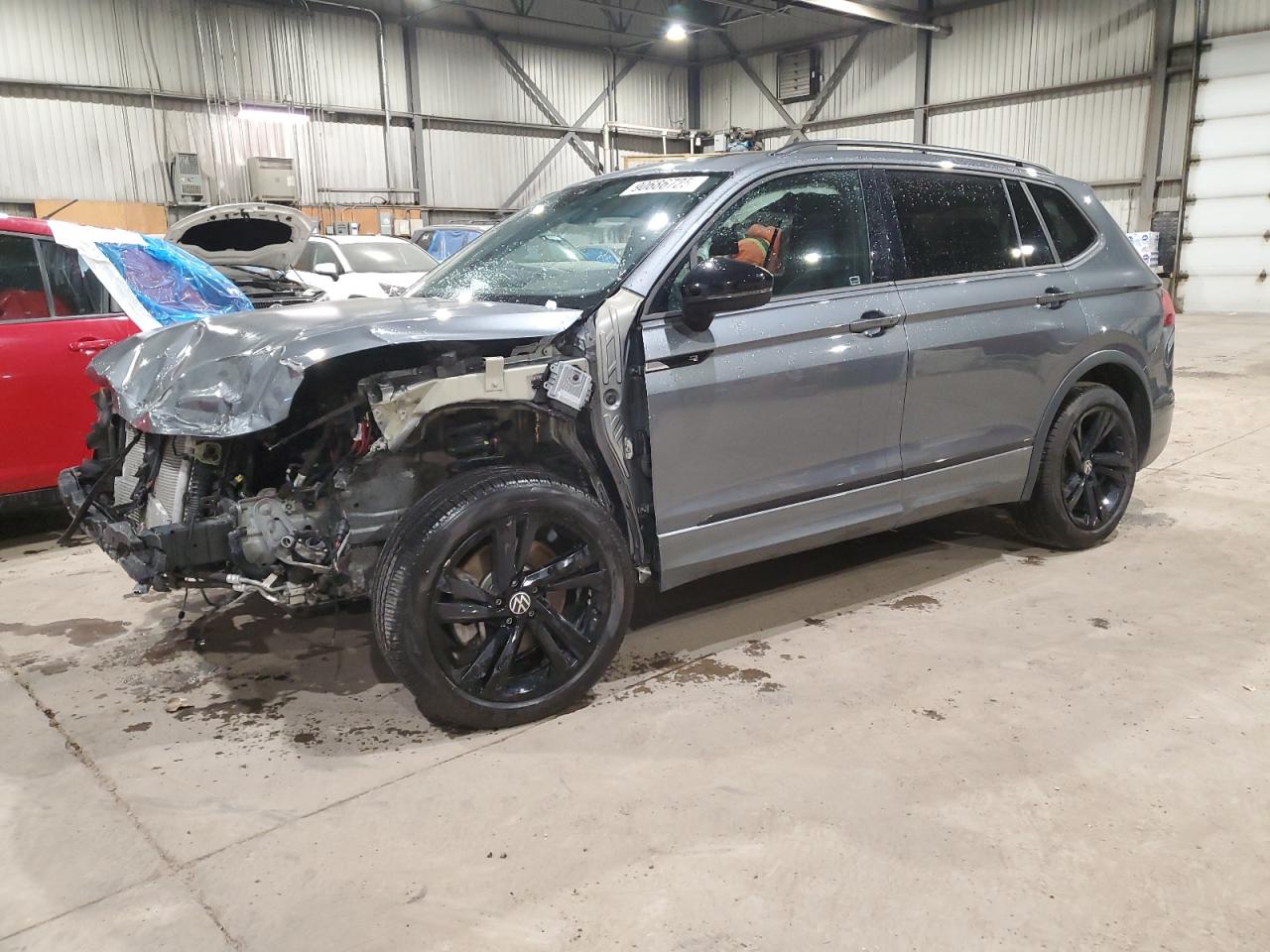 VOLKSWAGEN TIGUAN SE R-LINE BLACK