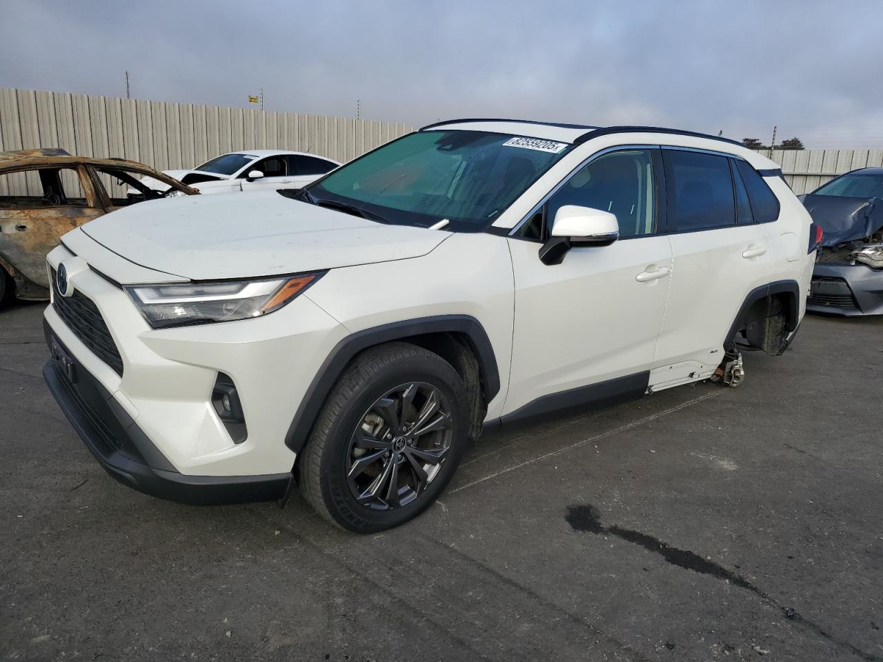 TOYOTA RAV4 XLE PREMIUM