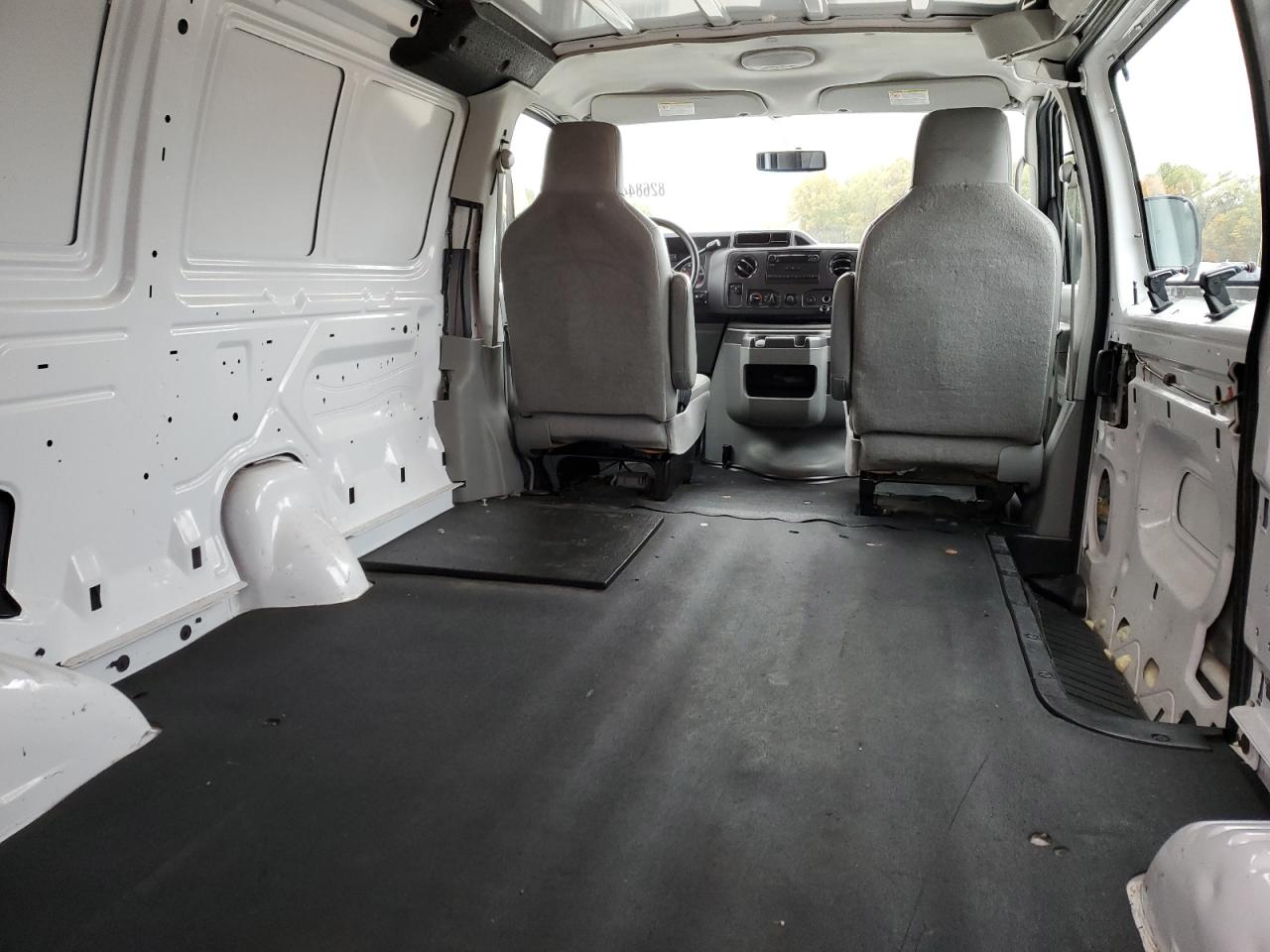 FORD ECONOLINE E150 VAN