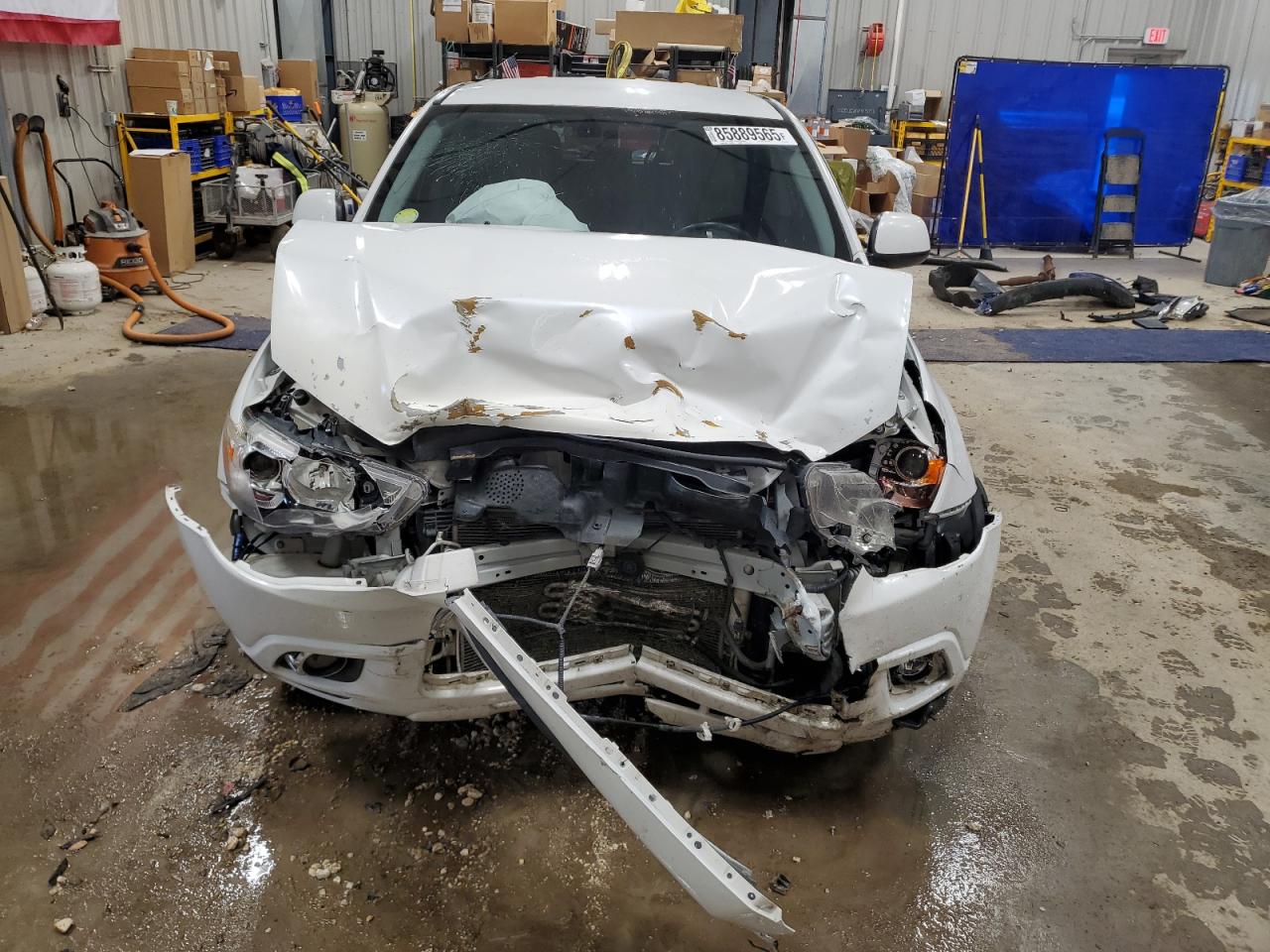 MITSUBISHI OUTLANDER SE