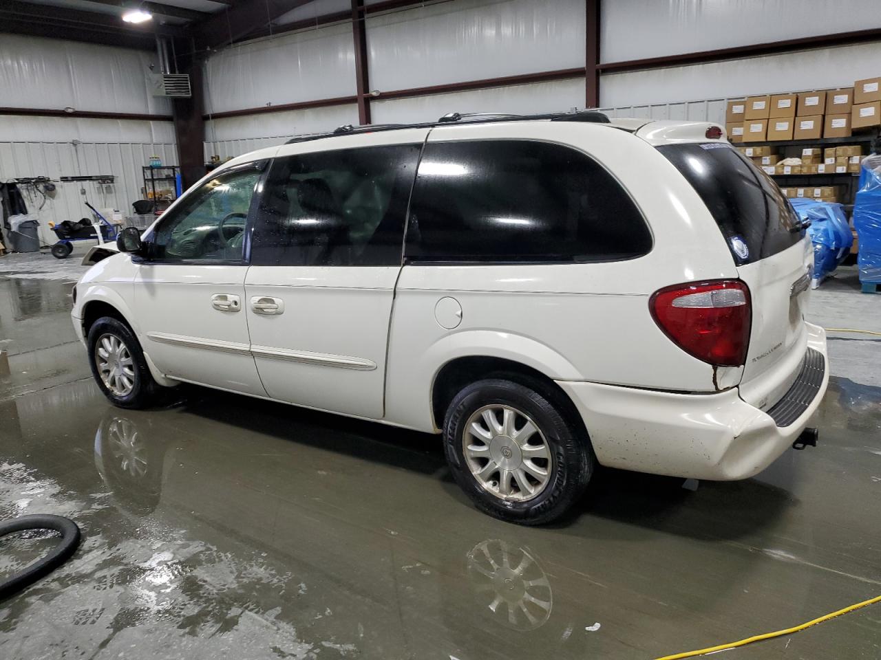 Lot #3291253976 2003 CHRYSLER TOWN & COU