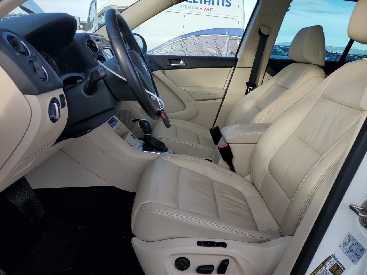 VOLKSWAGEN TIGUAN SEL