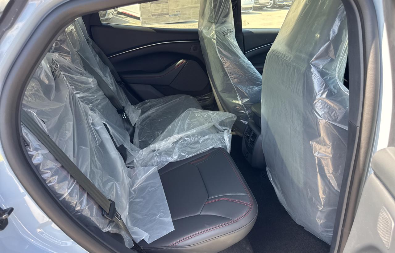 FORD MUSTANG PREMIUM