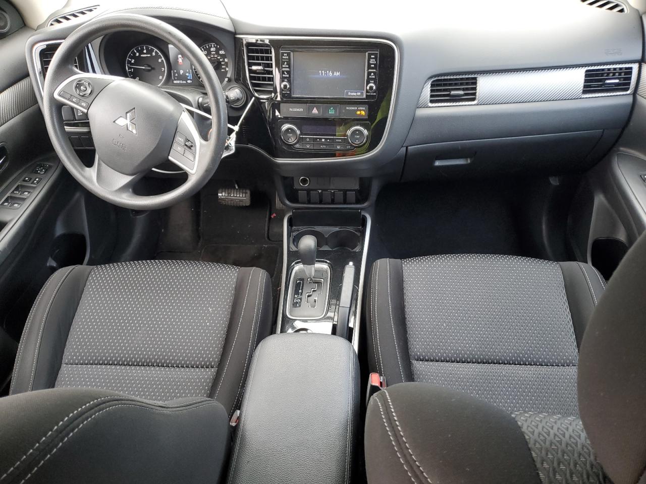 MITSUBISHI OUTLANDER SE