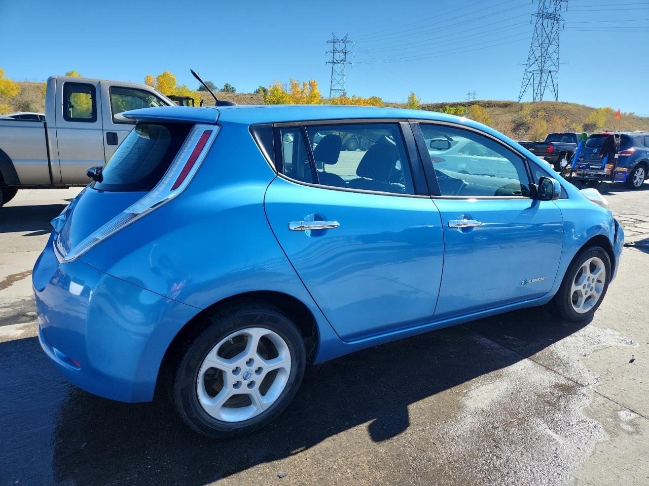 NISSAN LEAF S