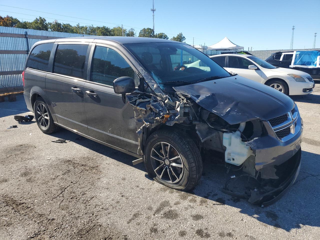 Lot #3301796369 2018 DODGE GRAND CARA