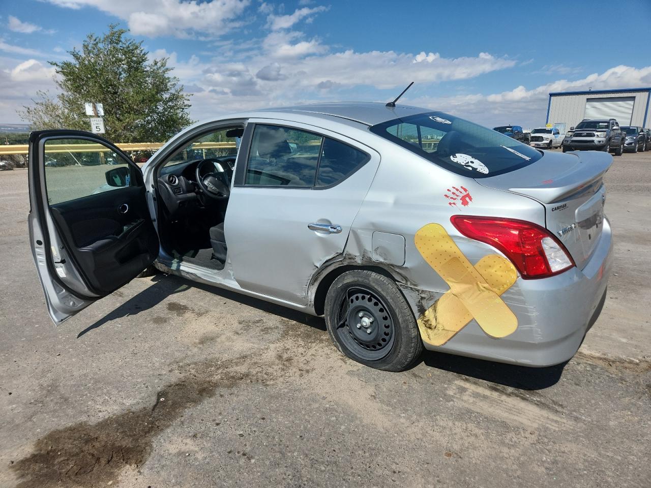 NISSAN VERSA S