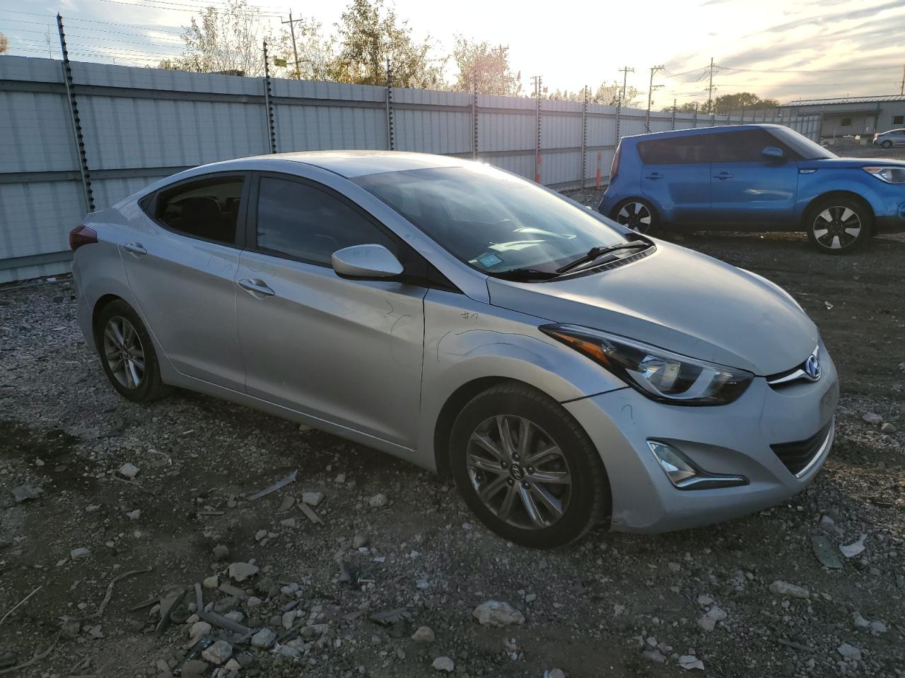 HYUNDAI ELANTRA SE