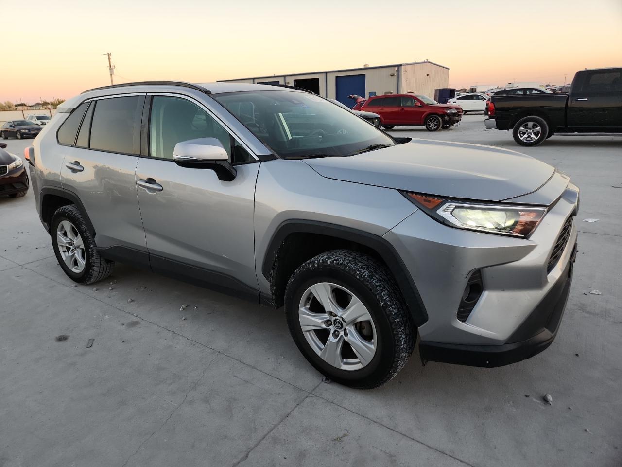 TOYOTA RAV4 XLE