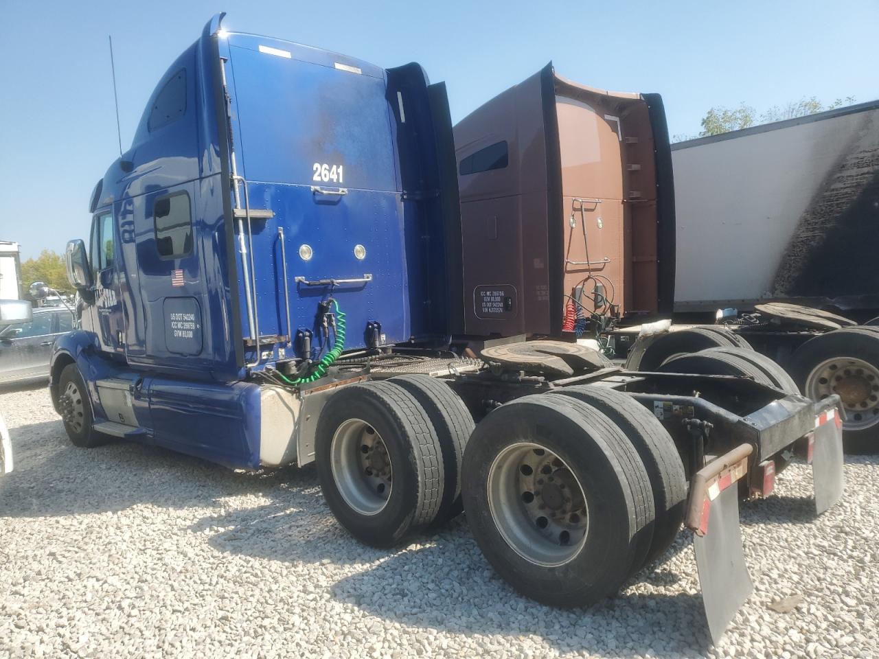 Lot #3263636692 2015 PETERBILT TRACTOR 587