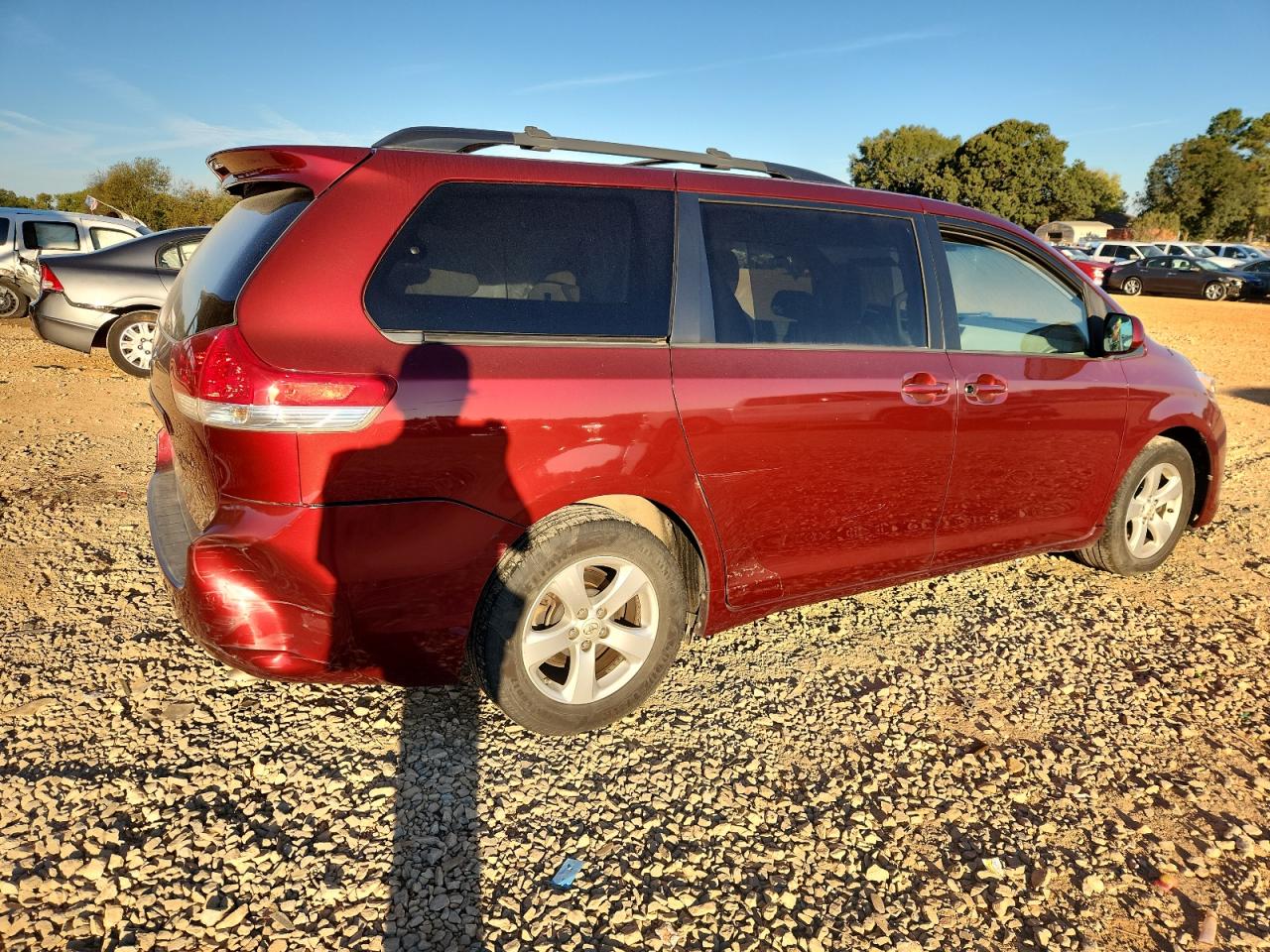 Lot #3297084501 2013 TOYOTA SIENNA LE