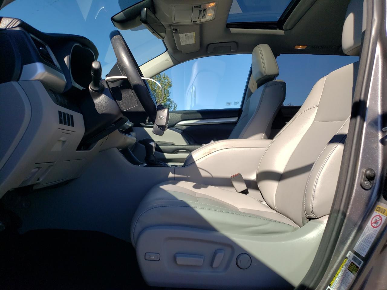 TOYOTA HIGHLANDER SE