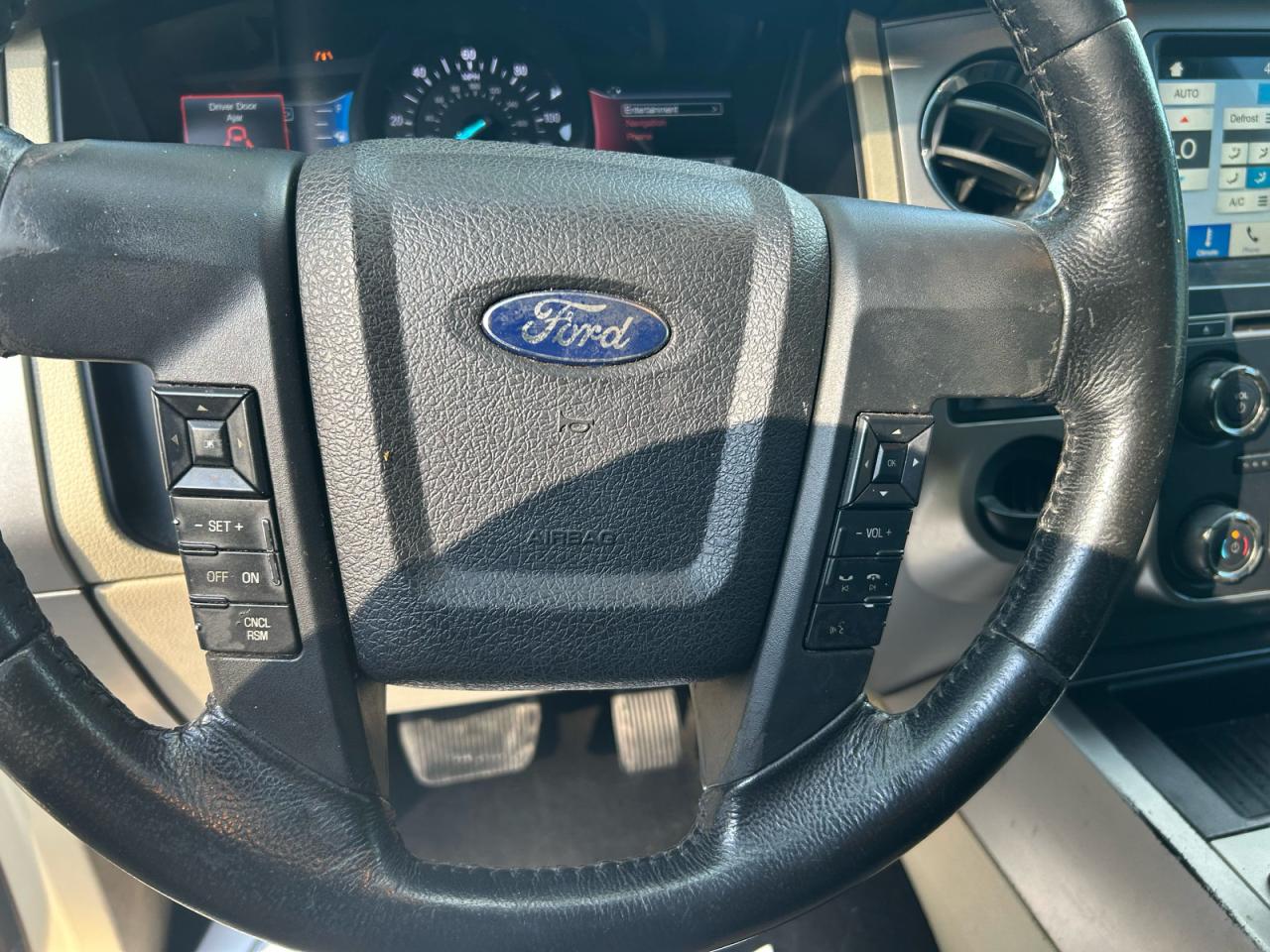 FORD EXPEDITION EL XLT