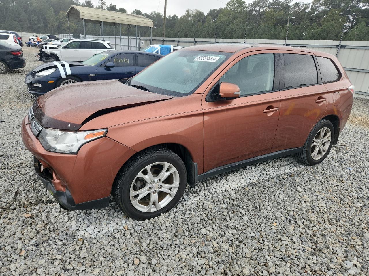 MITSUBISHI OUTLANDER SE
