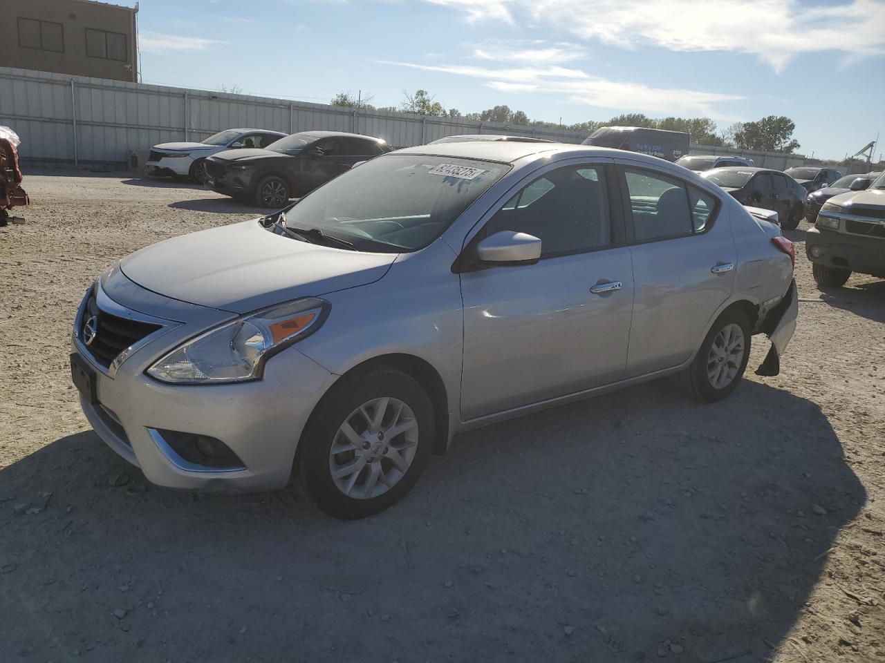 NISSAN VERSA S