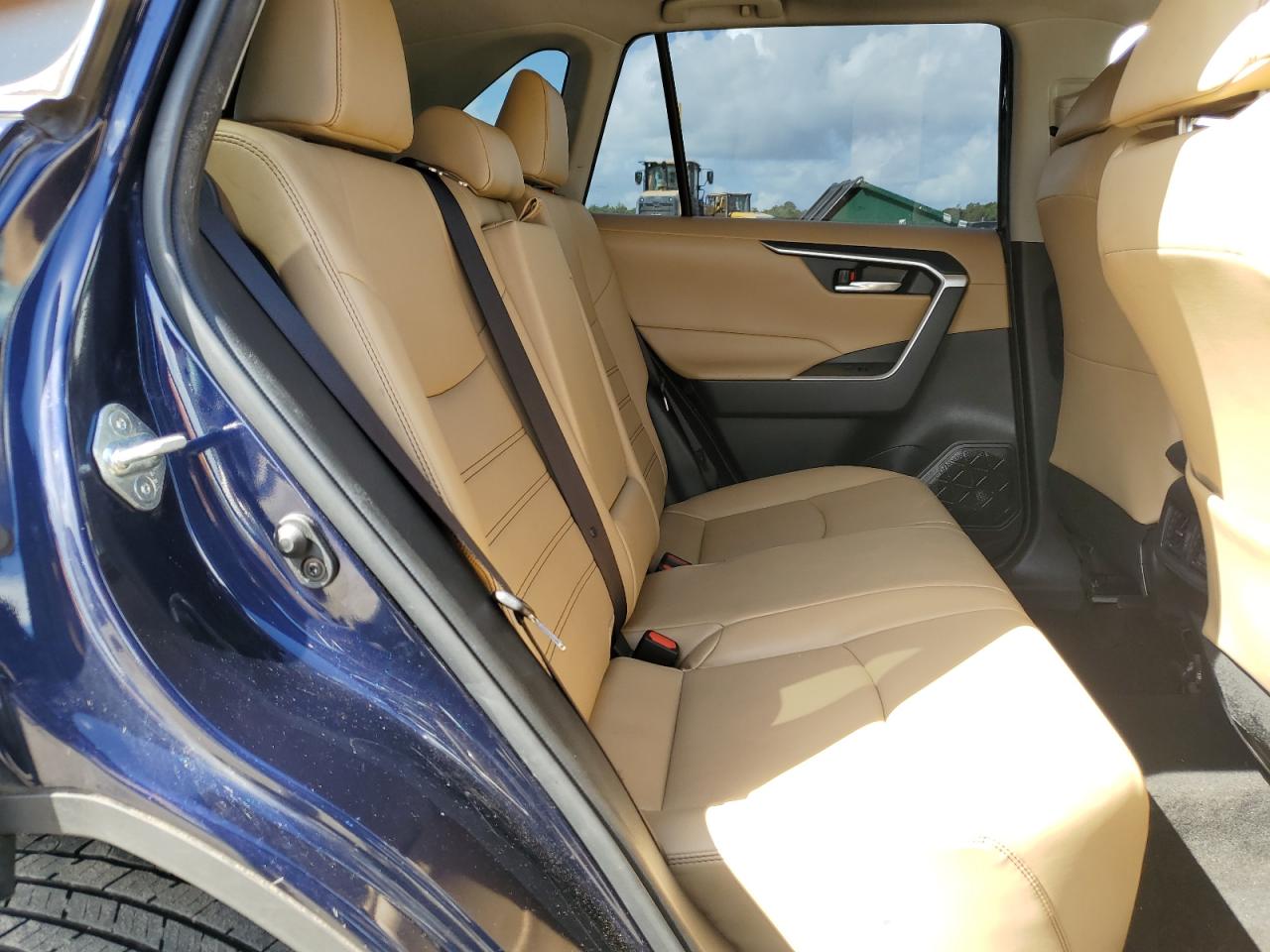 TOYOTA RAV4 XLE PREMIUM