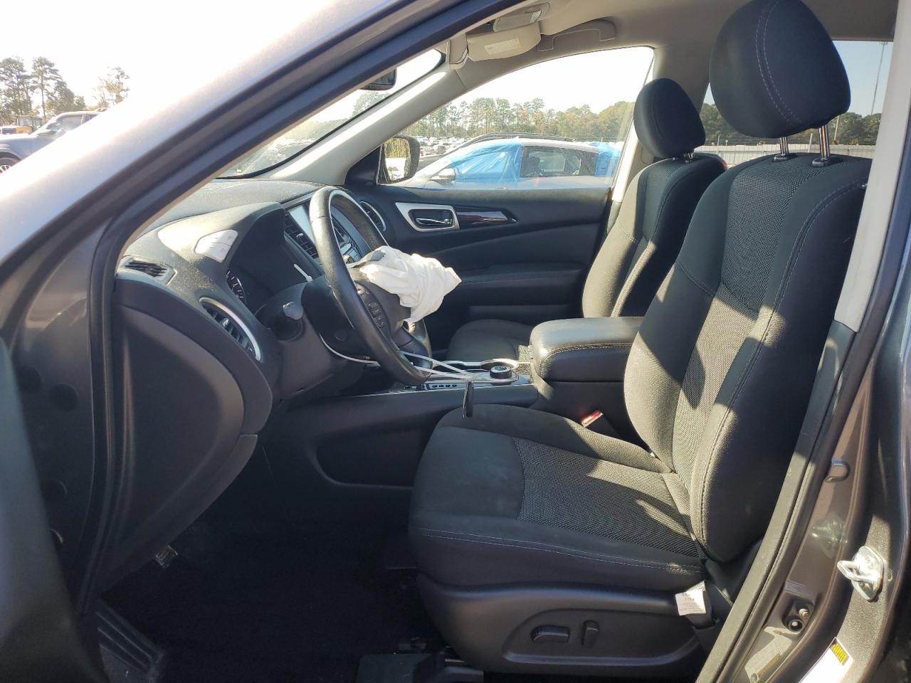 NISSAN PATHFINDER SV