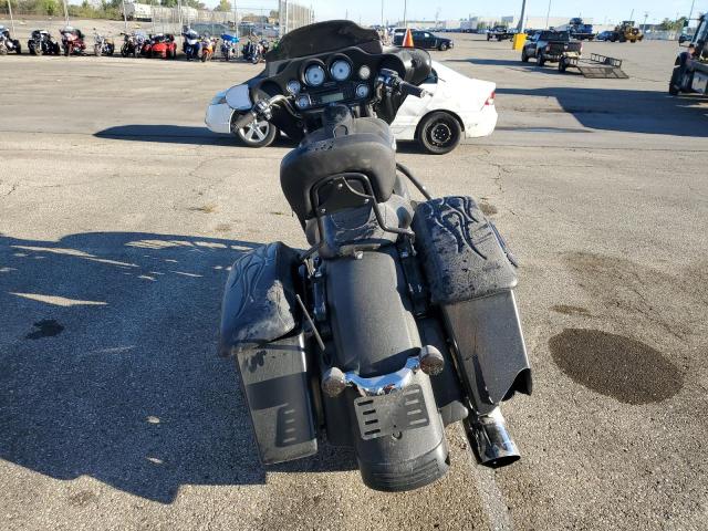 2010 HARLEY-DAVIDSON FLHX 1HD1KB418AB631404