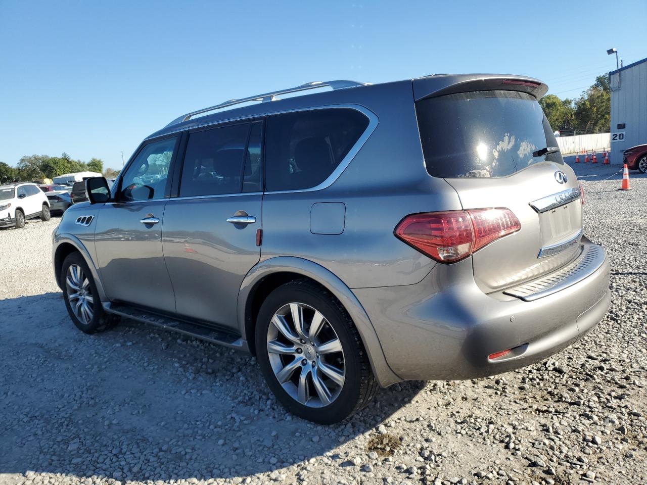 INFINITI QX56