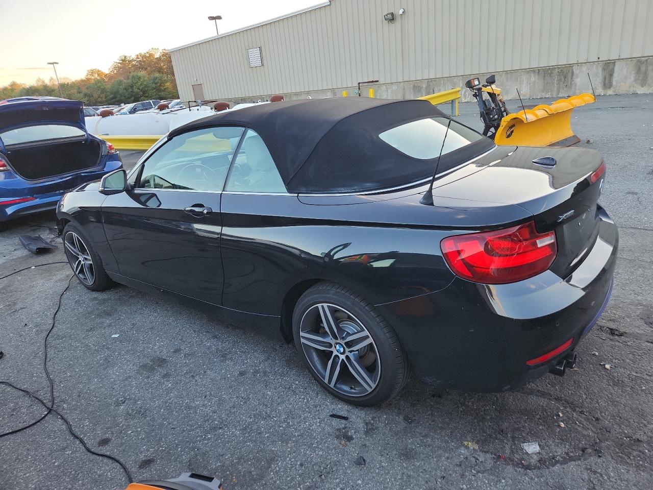 BMW 2 SERIES 230XI