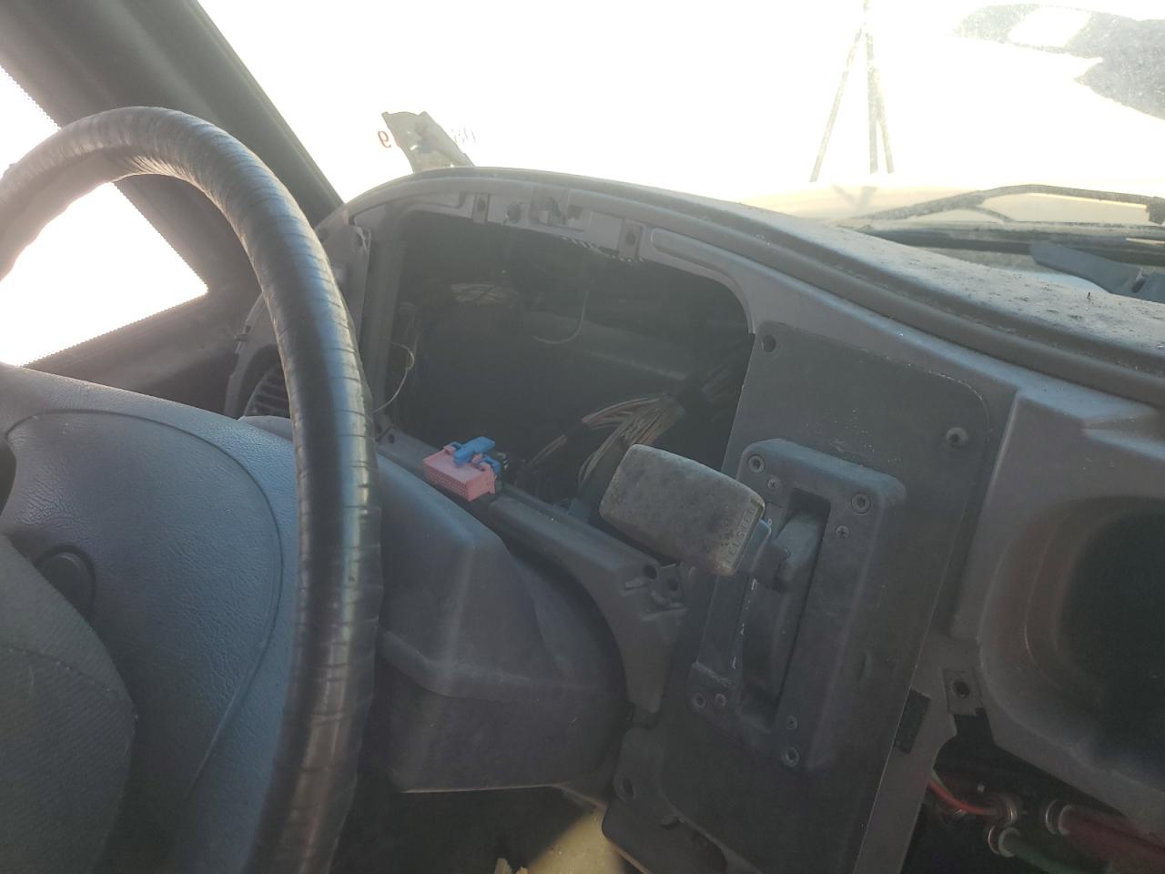 Lot #3273851183 2009 FREIGHTLINER SAF-T-LINER C2