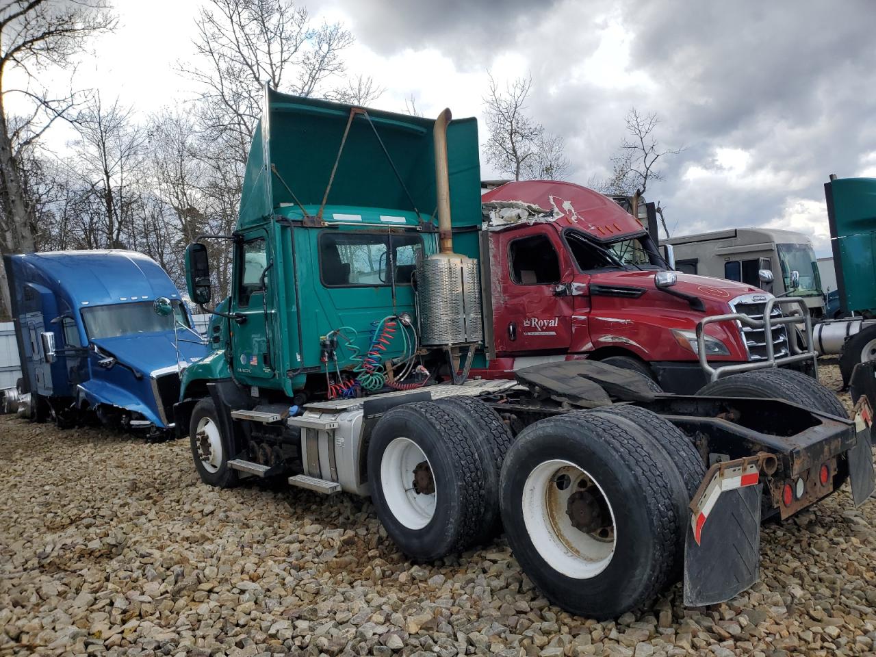 Lot #3281471009 2014 MACK CXU613