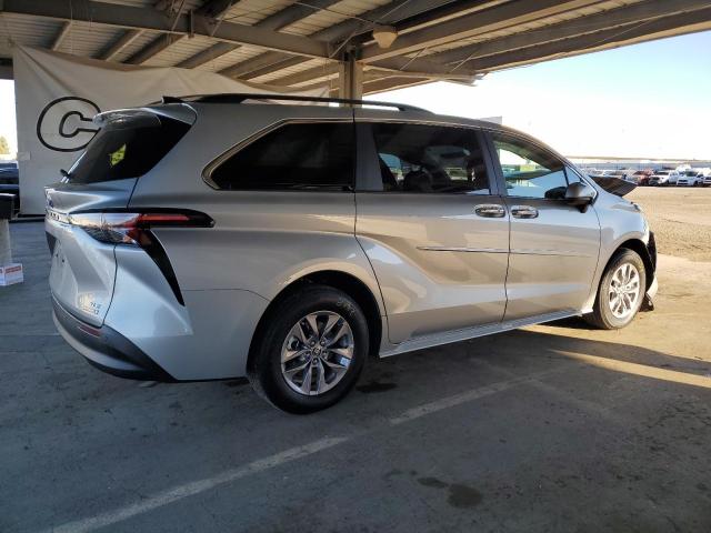 2024 TOYOTA SIENNA XLE #3302030158