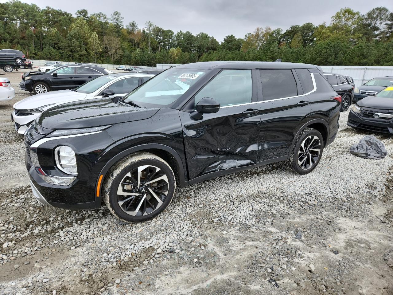 MITSUBISHI OUTLANDER SE