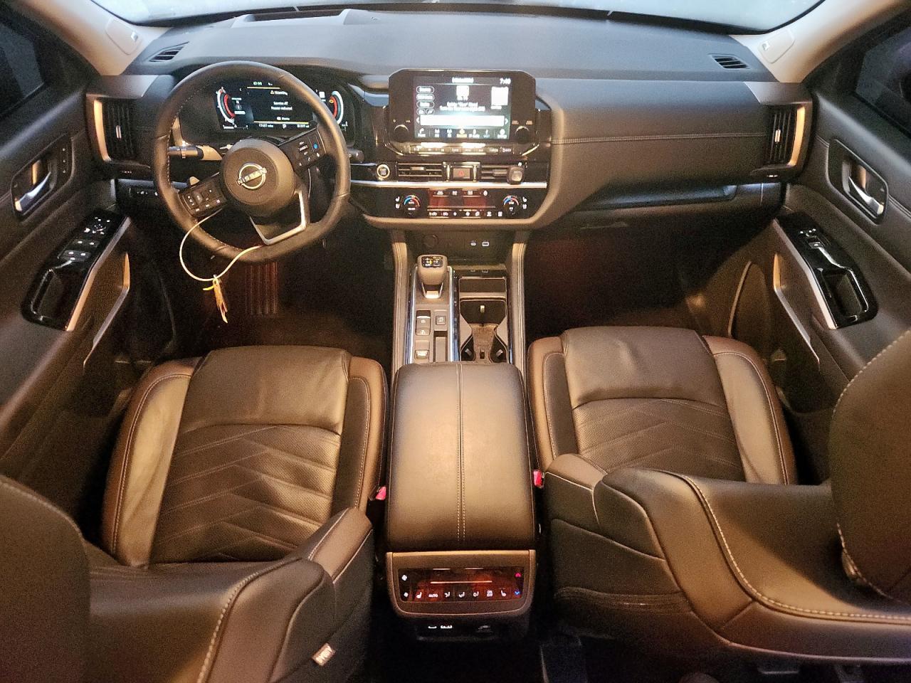 NISSAN PATHFINDER PLATINUM