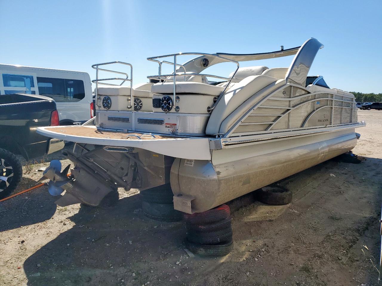 Lot #3310306951 2015 BENNINGTON PONTOON