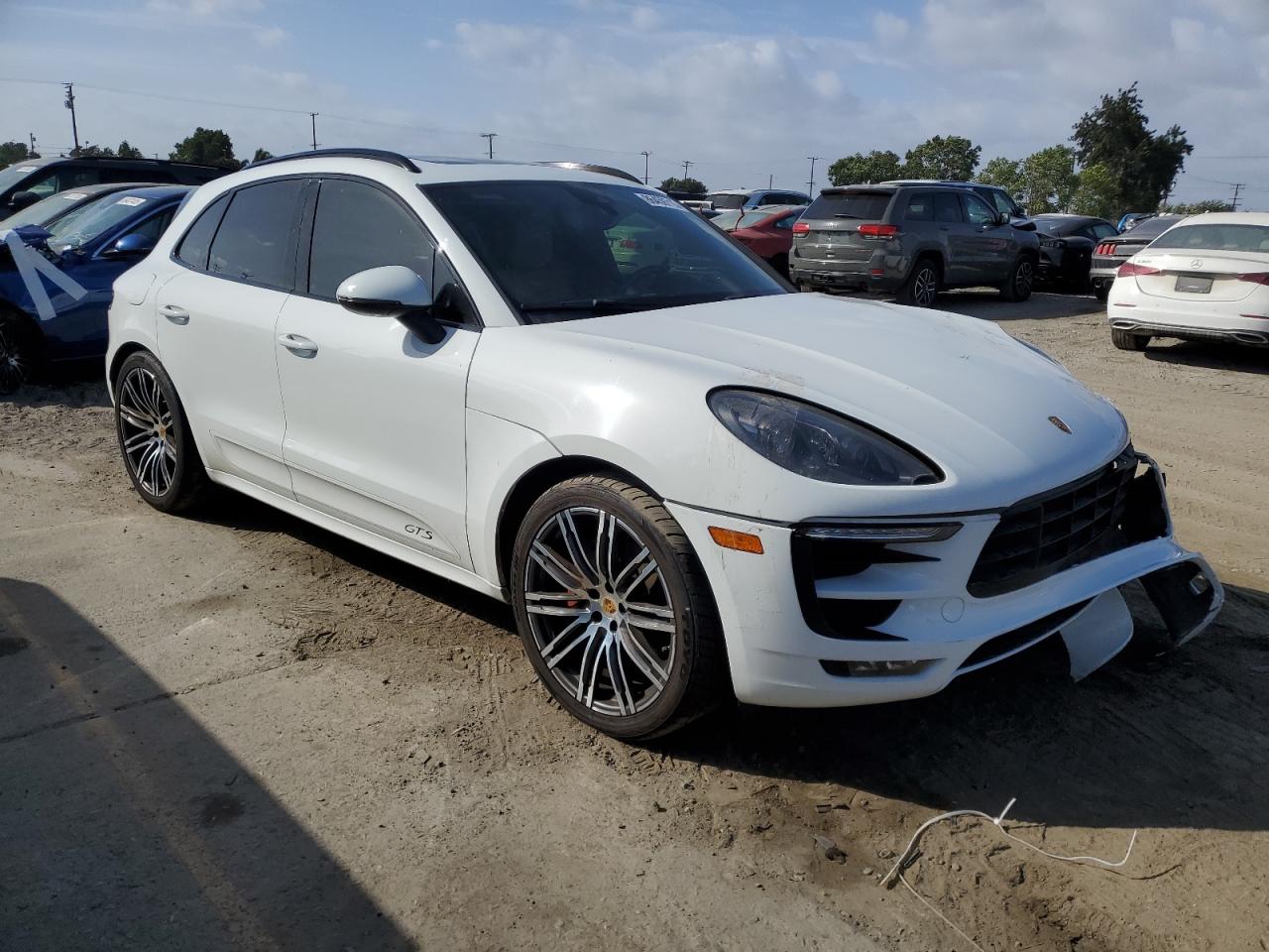 PORSCHE MACAN GTS