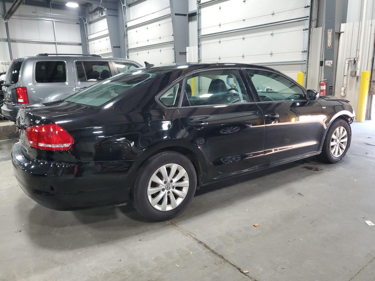 VOLKSWAGEN PASSAT S