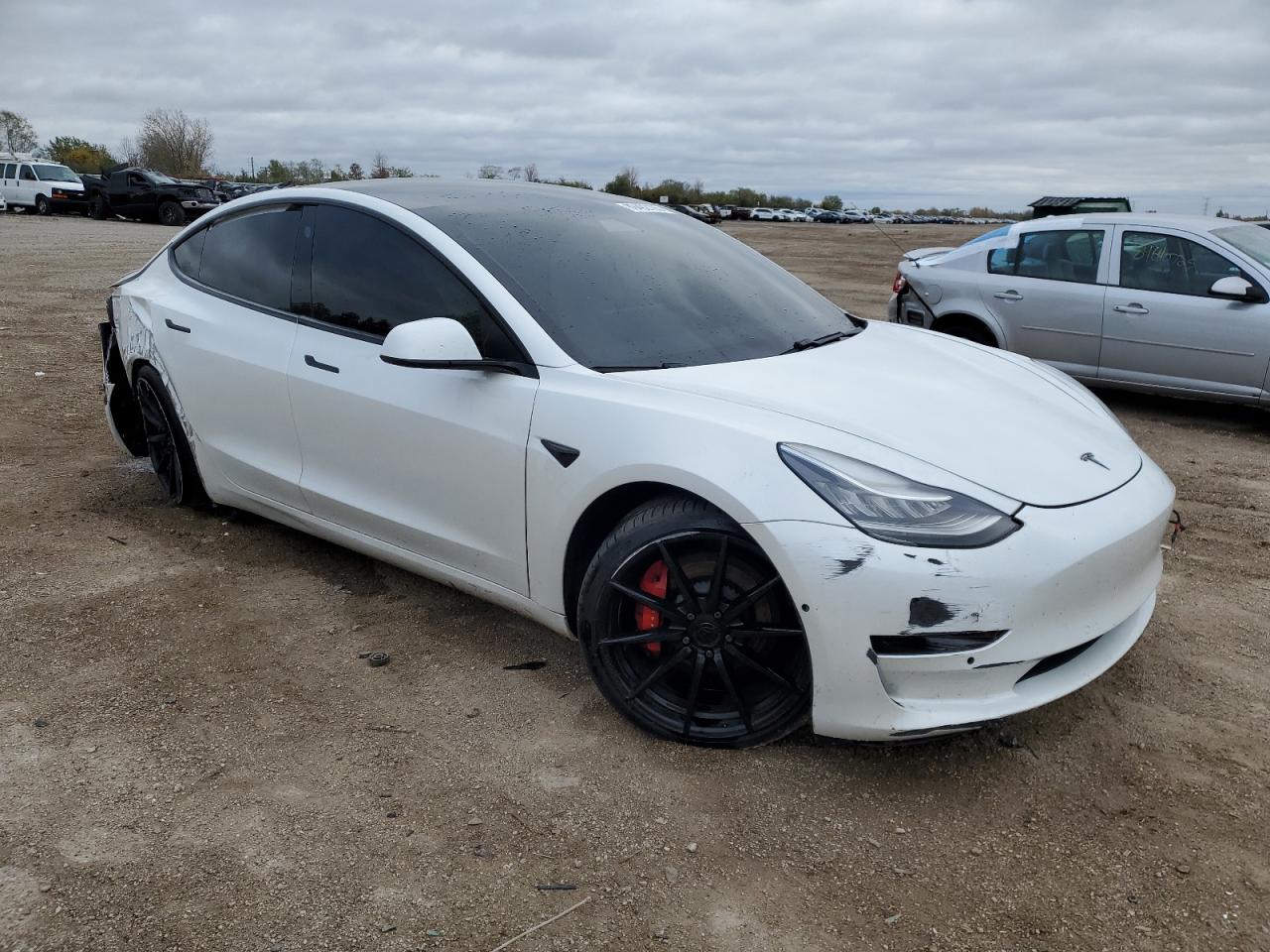 TESLA MODEL 3
