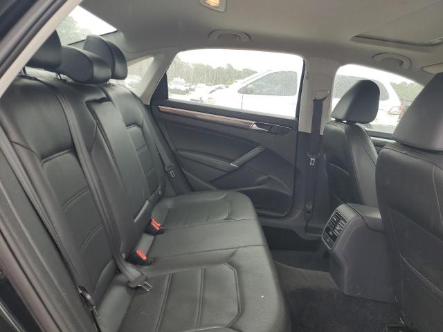 2017 VOLKSWAGEN PASSAT SE - 1VWBT7A36HC038132