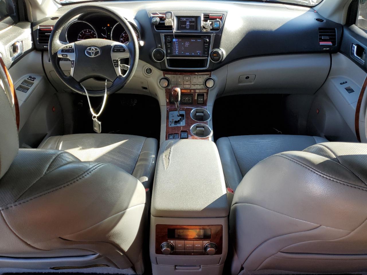 TOYOTA HIGHLANDER LIMITED