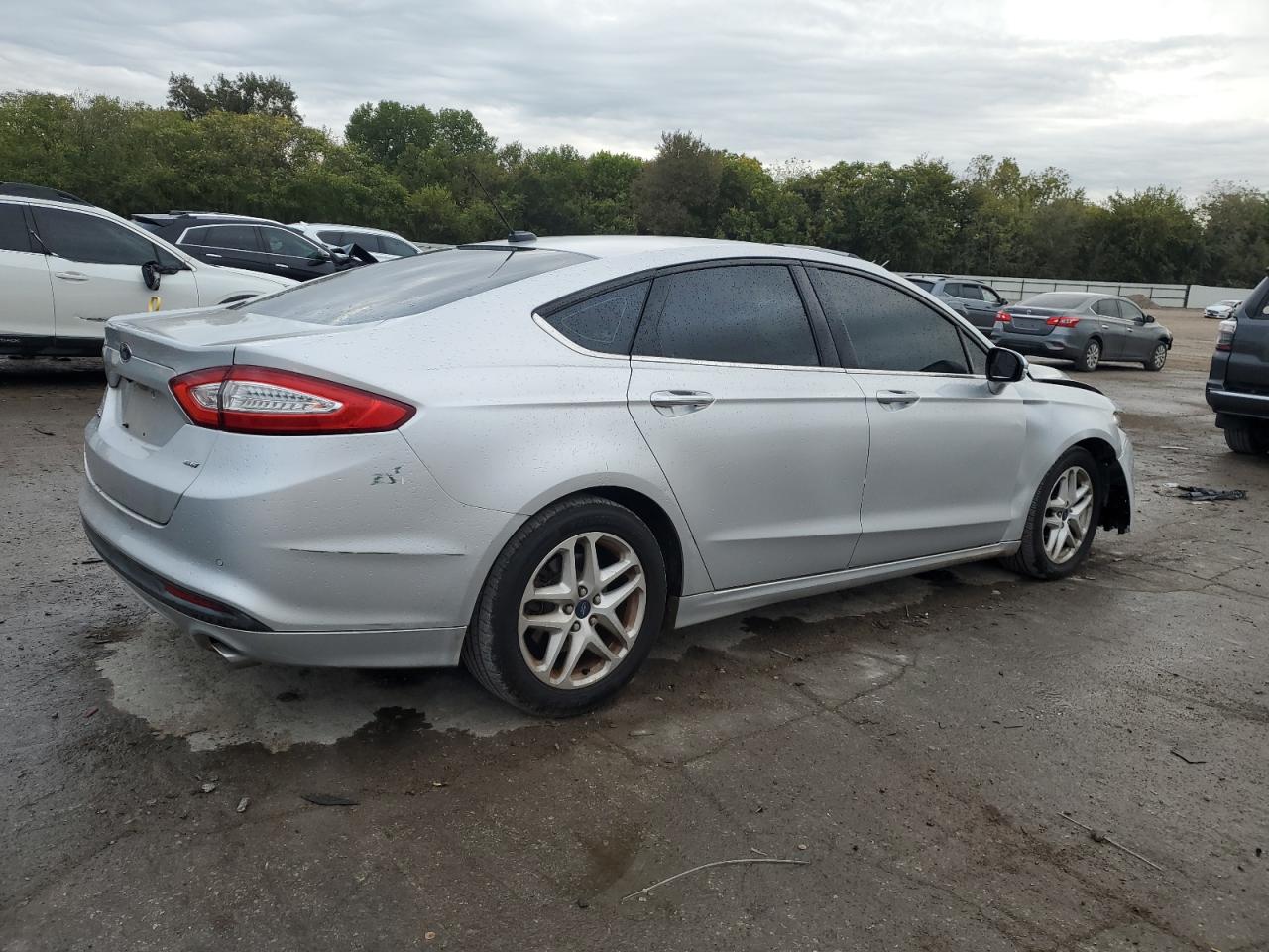FORD FUSION SE