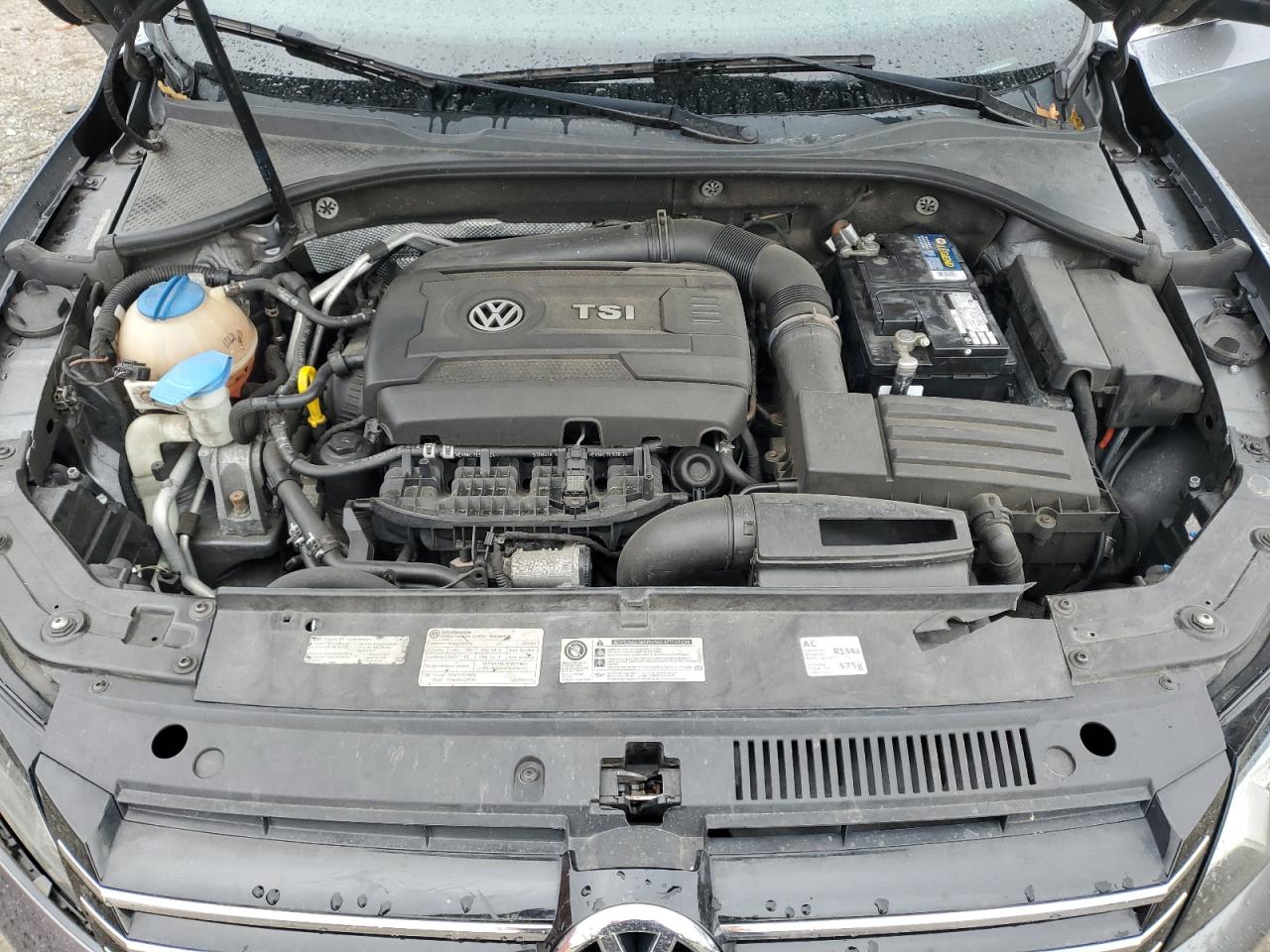 VOLKSWAGEN PASSAT SE