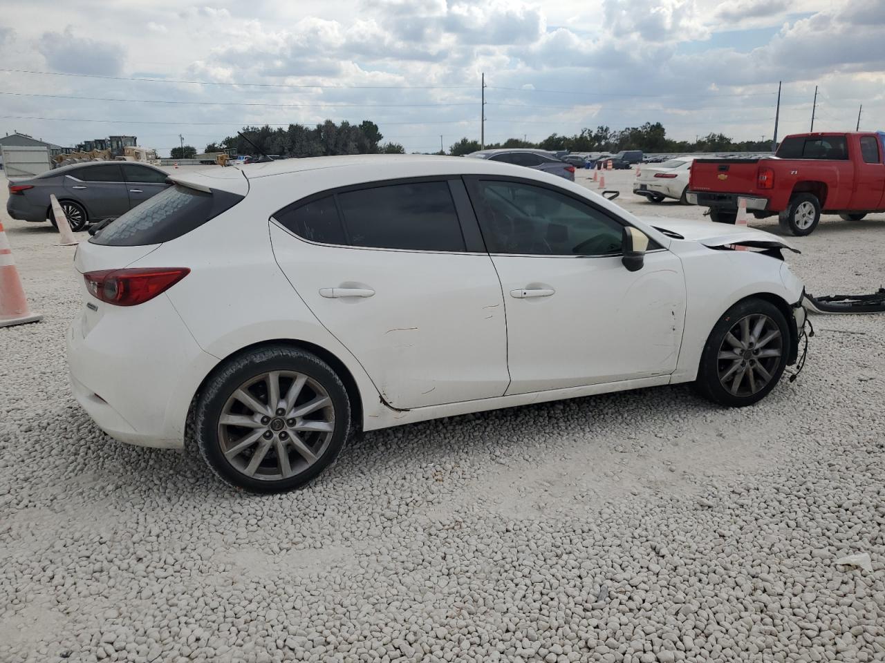 MAZDA 3 TOURING