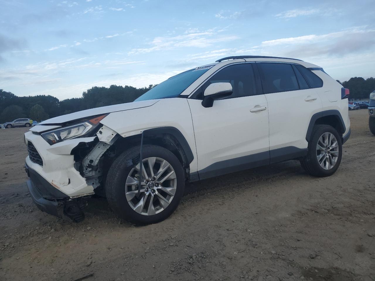 TOYOTA RAV4 XLE PREMIUM