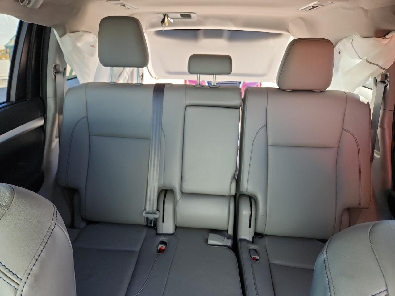 TOYOTA HIGHLANDER HYBRID