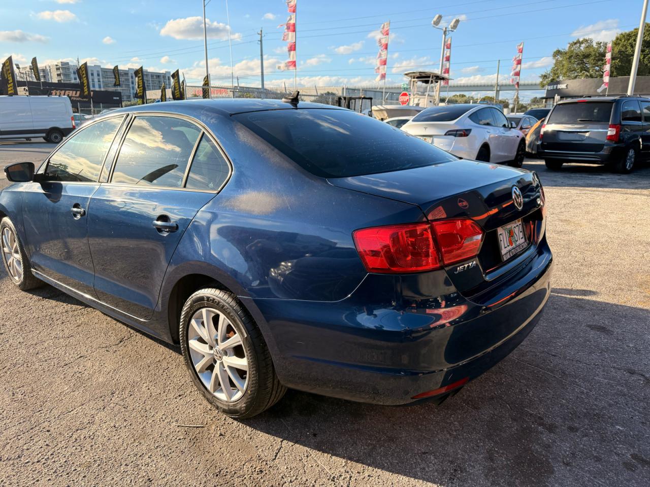VOLKSWAGEN JETTA SE