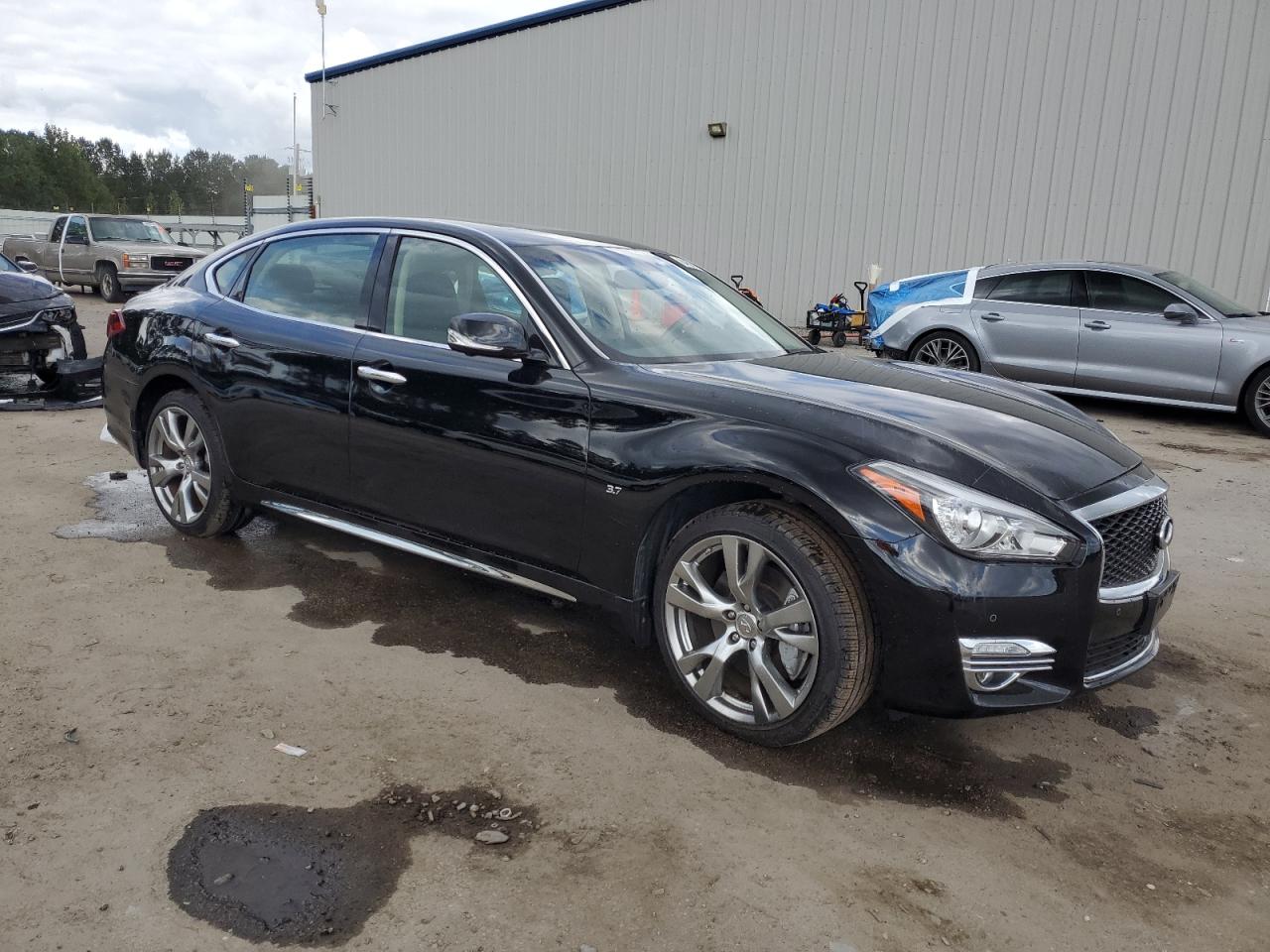 INFINITI Q70 3.7