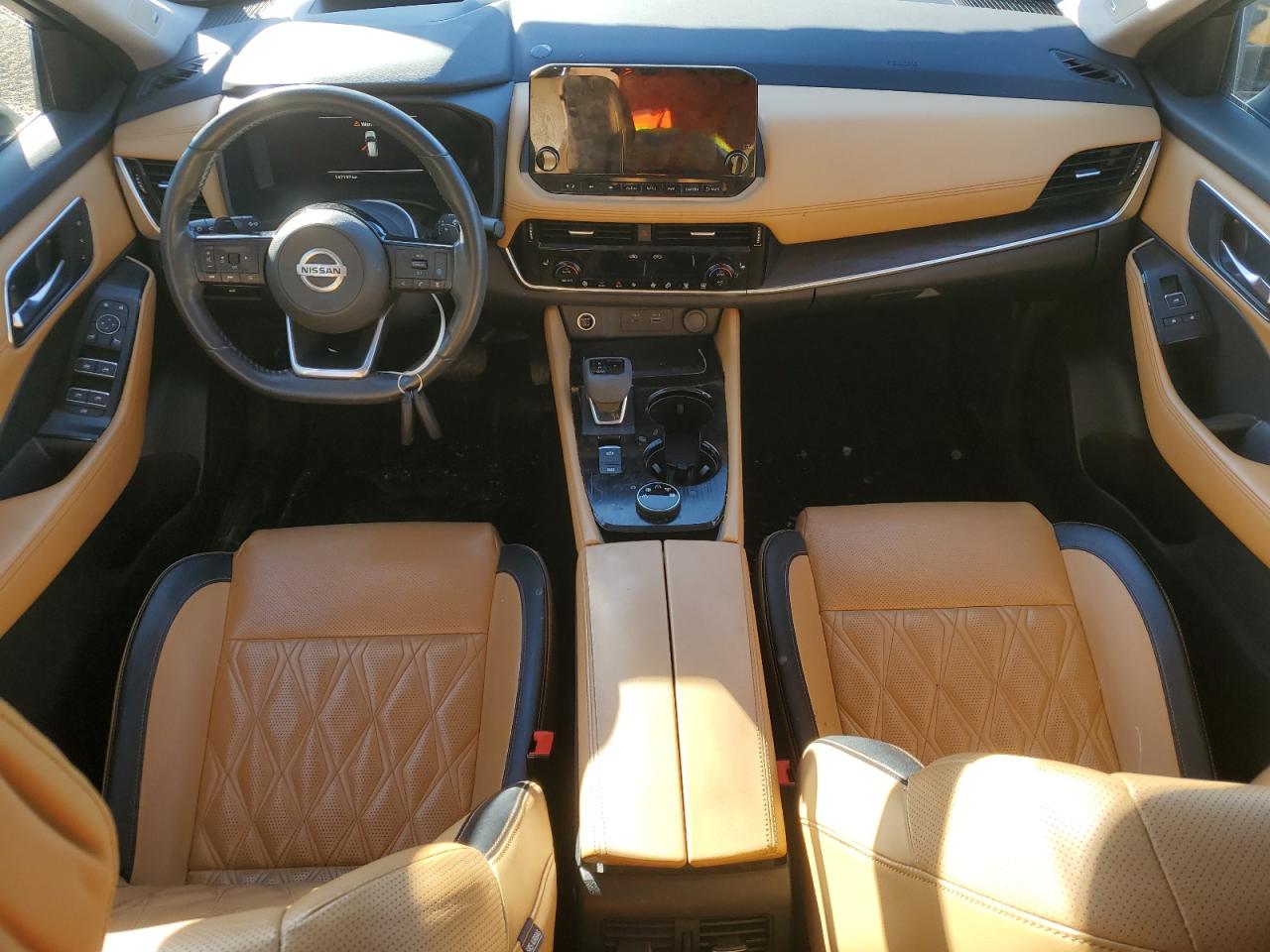 NISSAN ROGUE PLATINUM