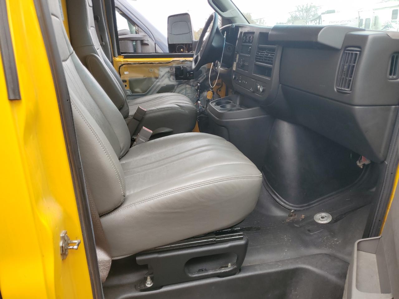 GMC SAVANA CUTAWAY G3500